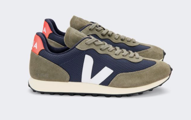 VEJA auf dem Vormarsch: Warum der Sneaker-Markt in der Schweiz reif für nachhaltige Veränderungen ist